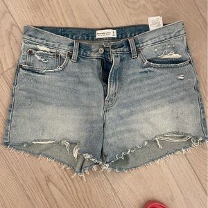 Abercrombie & Fitch mid rise boyfriend short